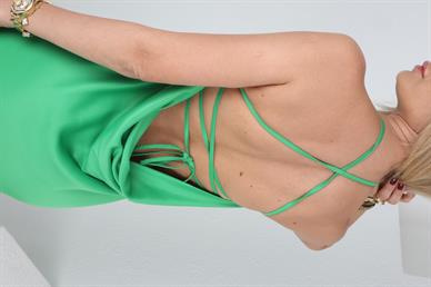 Boyundan Bağlamalı Yeşil Saten Elbise