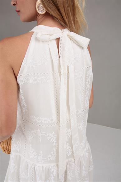 Boyundan Bağlı Organze Nakışlı İthal Elbise