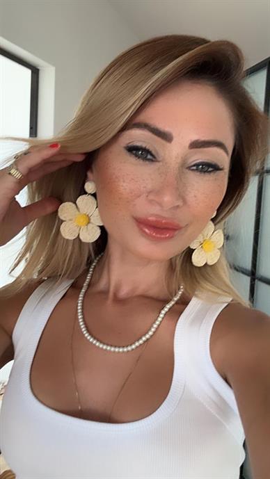 Büyük Taş Papatya Küpe