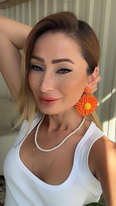 Büyük Turuncu Çiçek Küpe