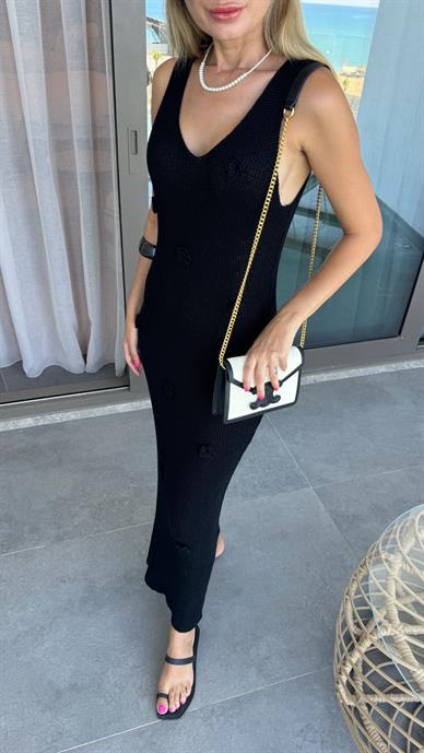 Çiçek Dikmeli Askılı Siyah Triko Elbise