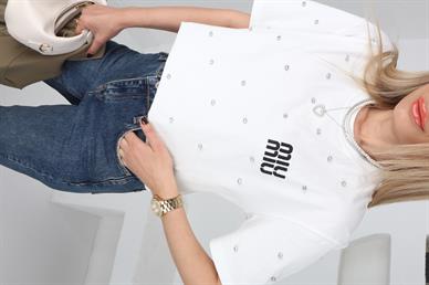Dağınık Taşlı Nakışlı Ekru Tshirt