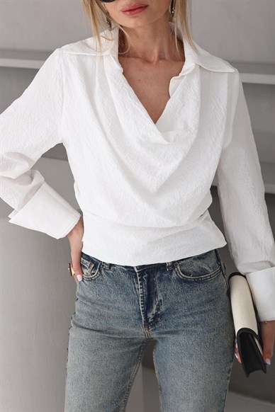 Degaje Yaka Çizgili Ekru Gömlek