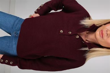 Dik Yaka Düğme Detay Bordo Kazak