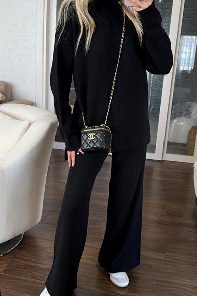 Dik Yaka Siyah Pantolonlu Triko Takım