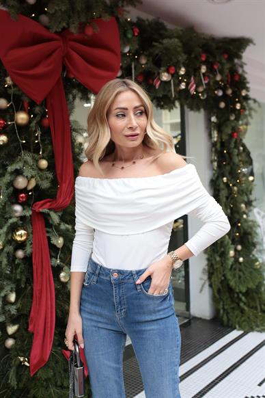 Drapeli Ekru Madonna Yaka Bluz