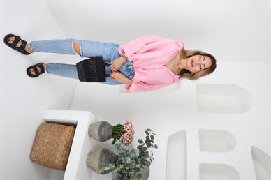 Düşük Omuzlu Oversize Pembe Gömlek