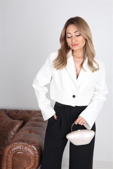 Ekru Tek Düğmeli Kısa Ceket