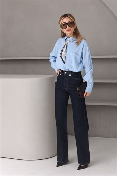 Fularlı Mavi Gömlek