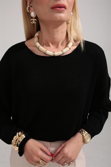 Geniş Yaka Siyah Mevsimlik Triko