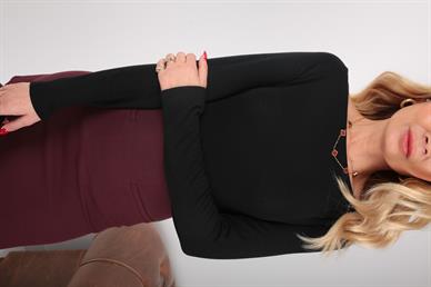 Geniş Yaka Yanı Büzgülü Siyah İnce Bluz