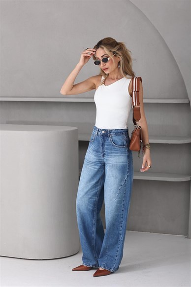 Gold Aksesuarlı Ekru Bluz