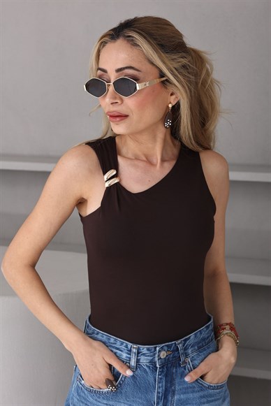 Gold Aksesuarlı Kahve Bluz