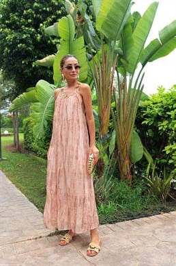 Gold Aksesuarlı Pudra Kraşlı Şifon Elbise