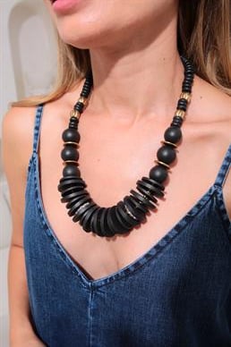 Gold Detay Siyah Ahşap Kolye