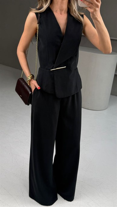 Gold Metal Aksesuarlı Tasarım Siyah Tulum