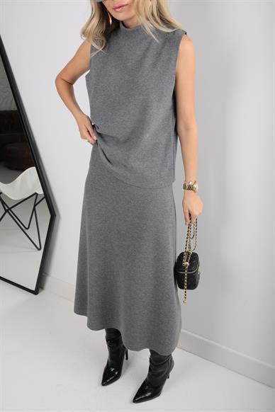 Gri Etekli Örme Triko Takım