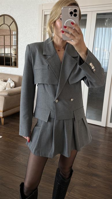 Gri Yelekli Crop Ceket Takım