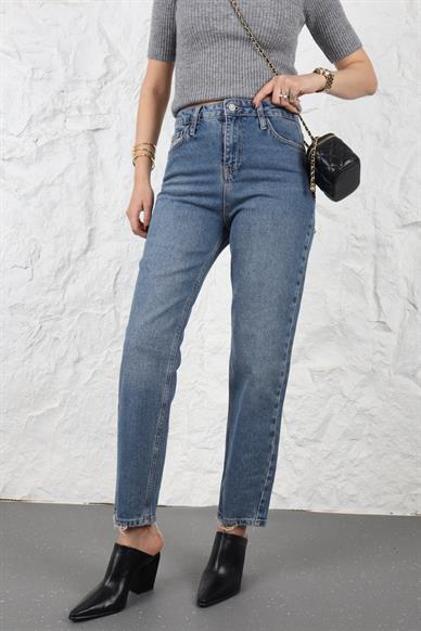 High Rise Relaxed Fit Jean