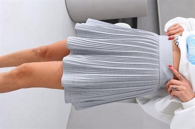 İnce Pileli Gri Mini Etek