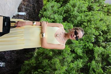 İp Askılı Sarı Katlı Elbise