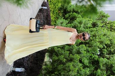 İp Askılı Sarı Katlı Elbise