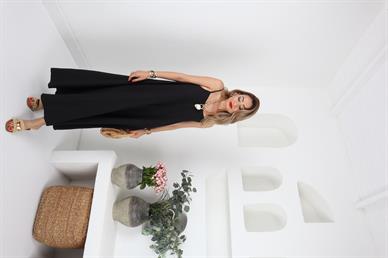 İp Askılı Siyah Kloş Elbise