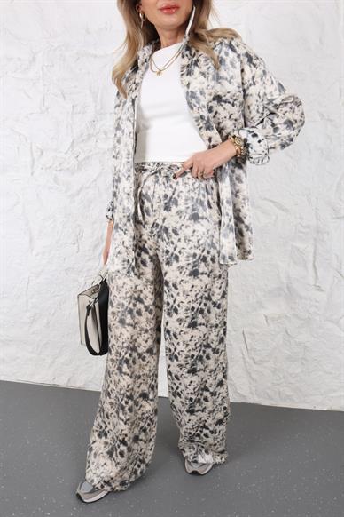 Kahve Batik Desen Saten Gömlekli Takım