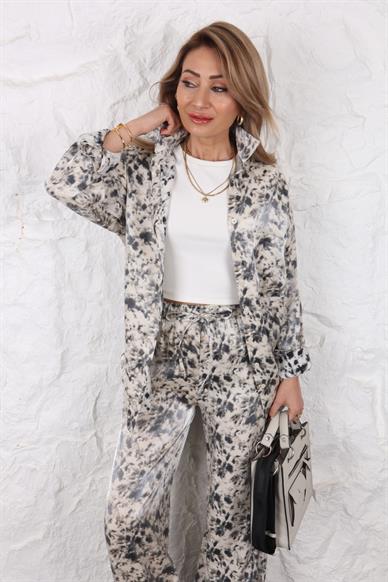 Kahve Batik Desen Saten Gömlekli Takım