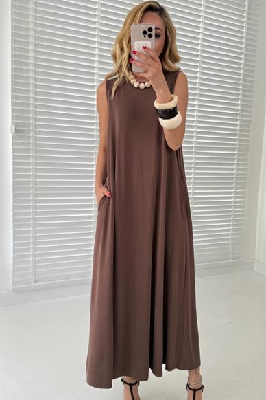 Kalın Askı Cepli Kahve Örme Kloş Elbise