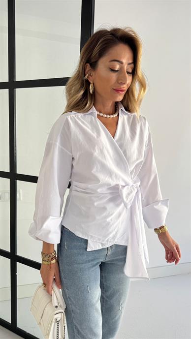 Kalın Manşet Yandan Bağlamalı Beyaz Gömlek