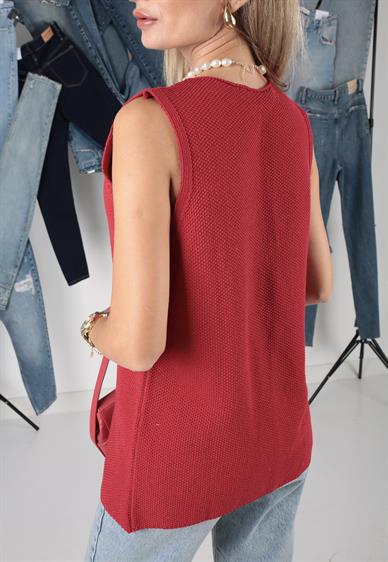 Kırmızı Bağcıklı Triko Yelek