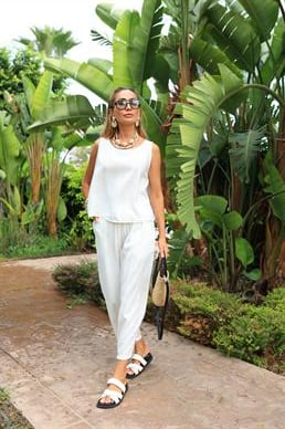 Kolsuz Tensel Kumaş Beyaz Bluz Pantolon Takım
