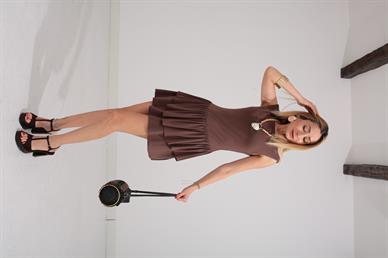 Kolsuz Vatkalı Kahve Katlı Model Elbise