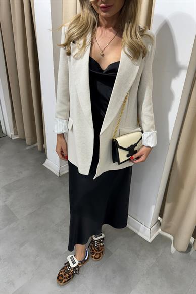 Kolu Katlı Çizgili Astarlı Keten Blazer Ceket