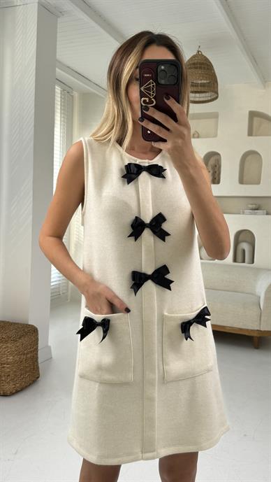 Kurdela Detay Ekru Cepli Elbise