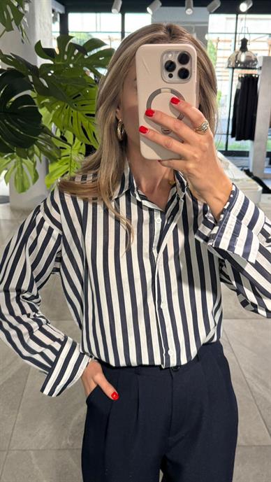 Lacivert Çizgili Gömlek