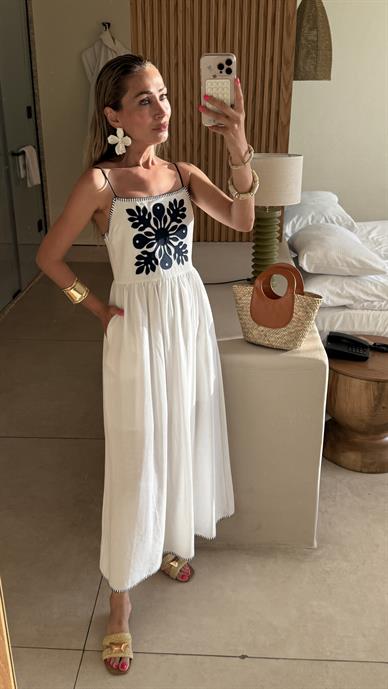 Lacivert Nakışlı Beyaz Keten Elbise