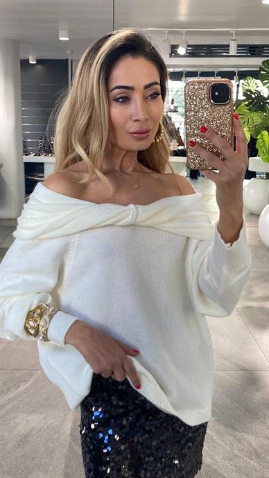 Madonna Yaka Ekru Kazak