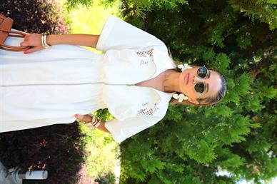 Nakış İşli Boydan Metal Fermuarlı  Beyaz Elbise