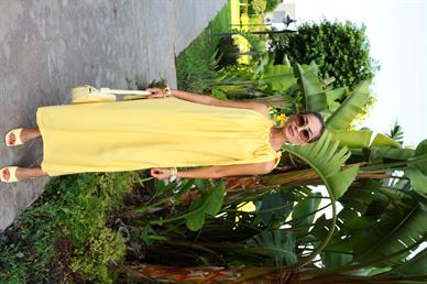 Omuzdan Bağlamalı Sarı Tensel Uzun Elbise