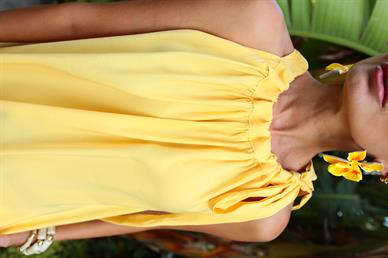 Omuzdan Bağlamalı Sarı Tensel Uzun Elbise