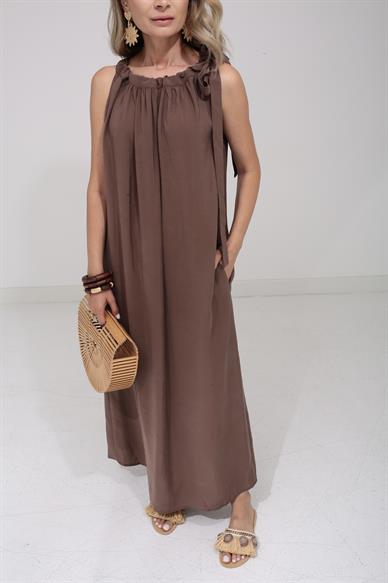 Omuzdan Bağlı Kahve Tensel Elbise