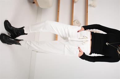 Önden Cepli Ekru Triko Jogger Pantolon