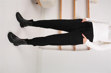 Önden Cepli Siyah Triko Jogger Pantolon