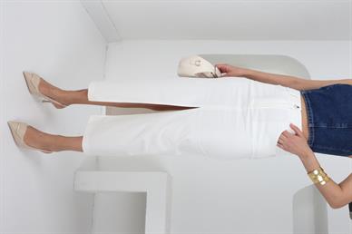 Önden Yırtmaçlı Ekru Midi Etek