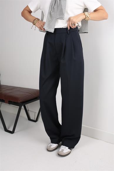 Önü Çift Pileli Lacivert Pantolon