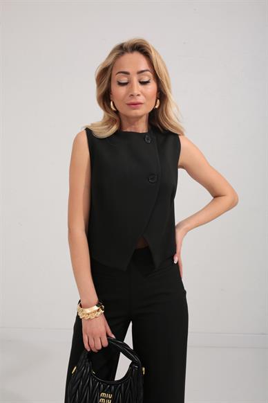 Önü Üçgen Siyah Takım