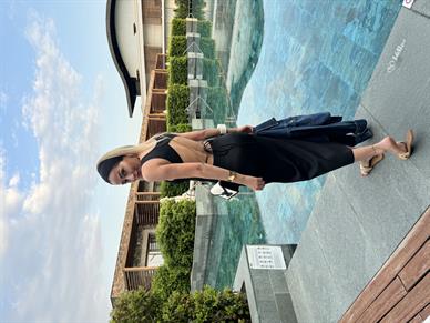 Oval Yaka Arkası Dekolte Simli Triko Elbise