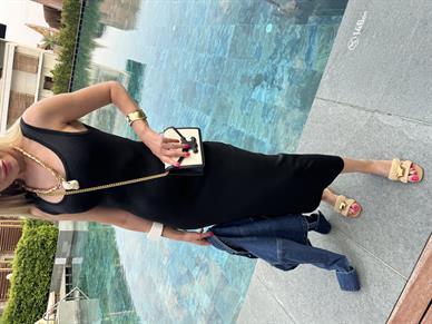 Oval Yaka Arkası Dekolte Simli Triko Elbise